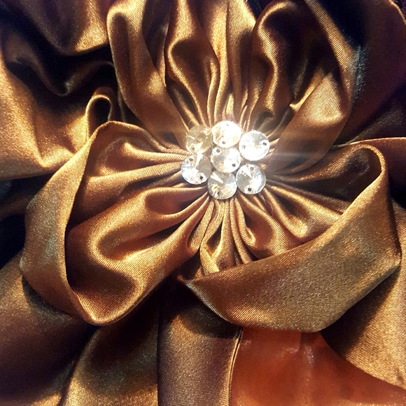 GORGEOUS Cotillion / Prom Dress - Picture 2 of 7